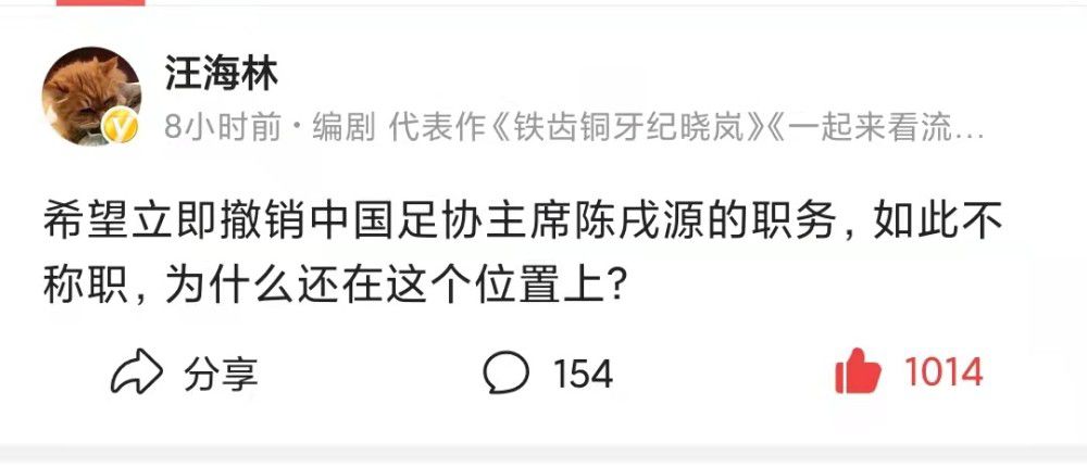 将于12月24日贺岁档上映的电影《拆弹专家2》，今日在中国金鸡百花电影节期间，举办了一场别出心裁的;新品拆箱发布会